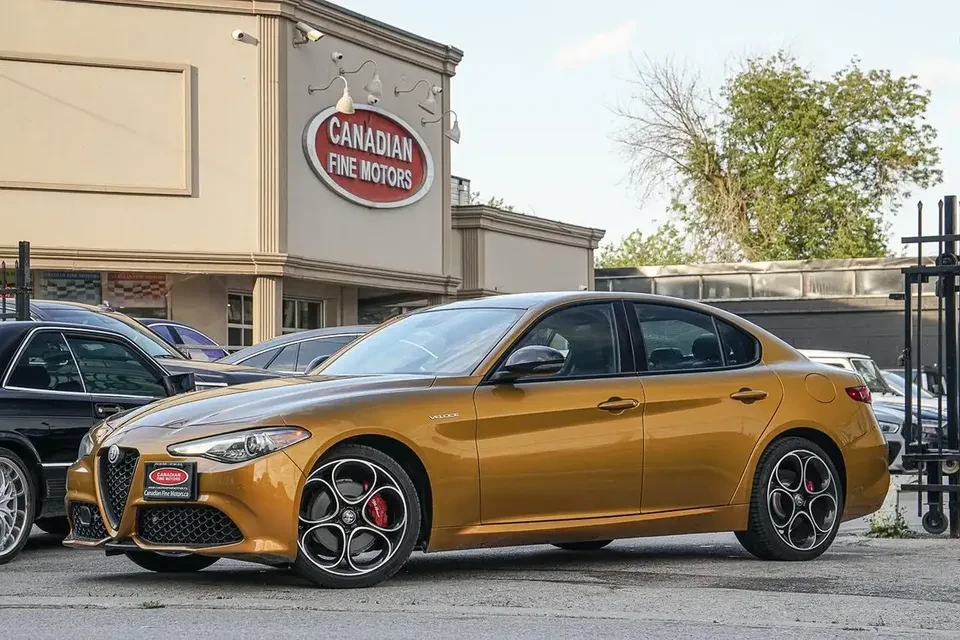 2022 Alfa Romeo Giulia - Image 2 of 20