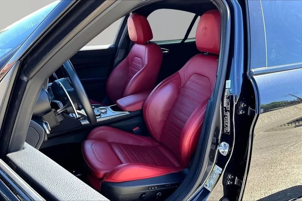 2022 Alfa Romeo Giulia - Image 20 of 20