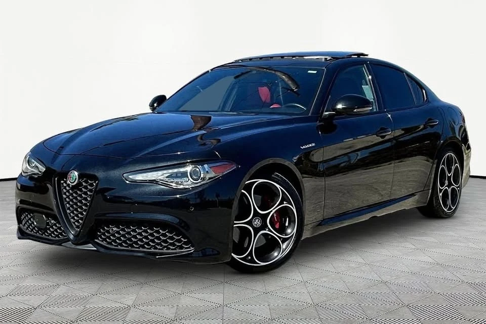 2022 Alfa Romeo Giulia - Image 3 of 20