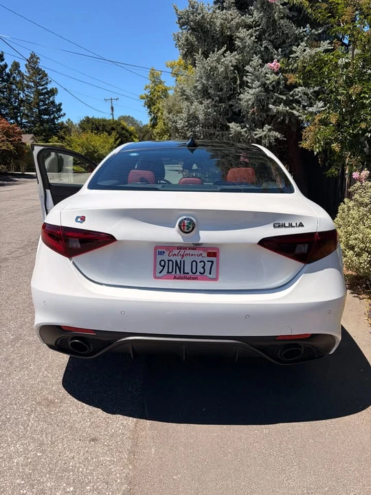 2022 Alfa Romeo Giulia - Image 6 of 15