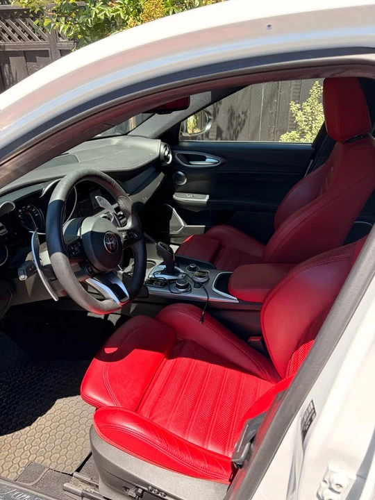2022 Alfa Romeo Giulia - Image 11 of 15