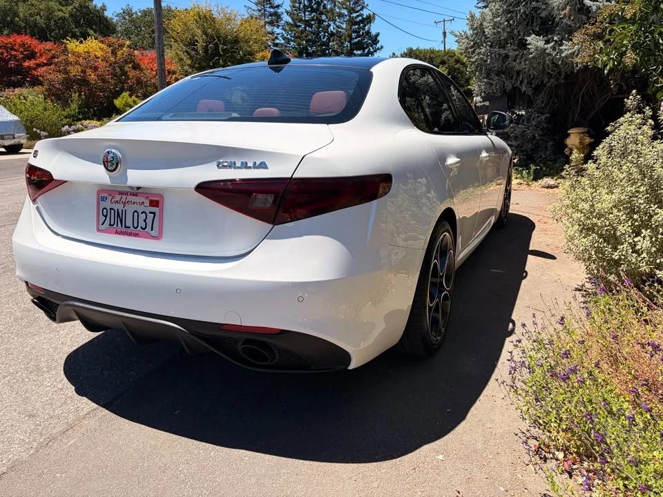 2022 Alfa Romeo Giulia - Image 7 of 15