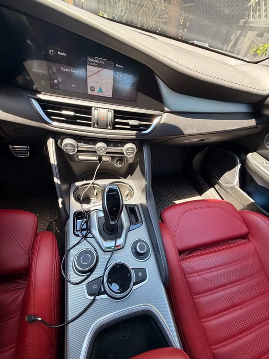 2022 Alfa Romeo Giulia - Image 12 of 15