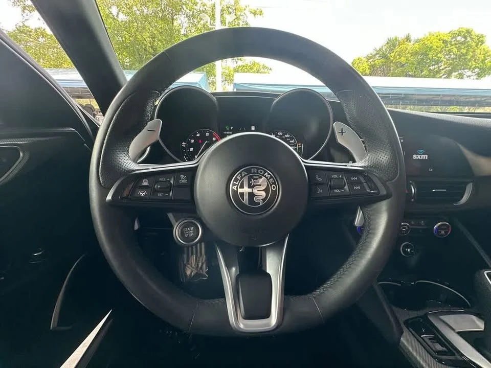 2022 Alfa Romeo Giulia - Image 12 of 20