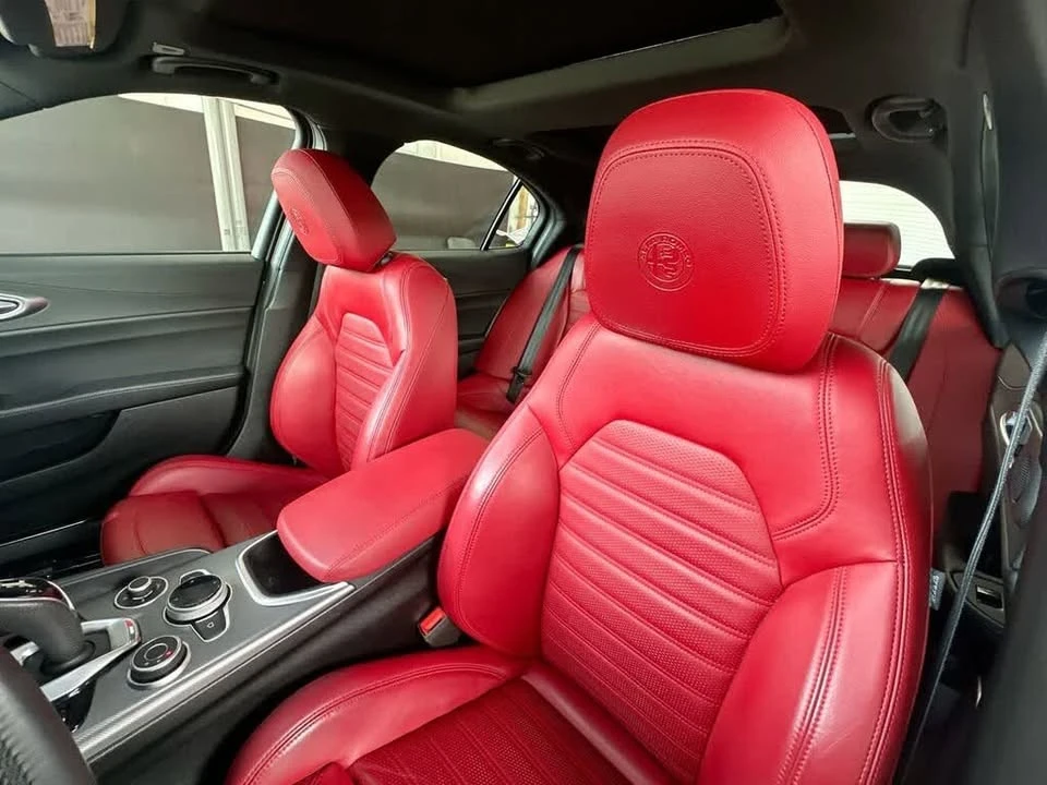 2022 Alfa Romeo Giulia - Image 11 of 20