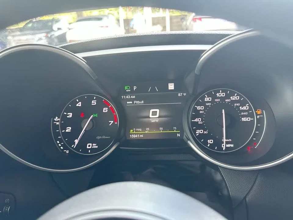 2022 Alfa Romeo Giulia - Image 13 of 20