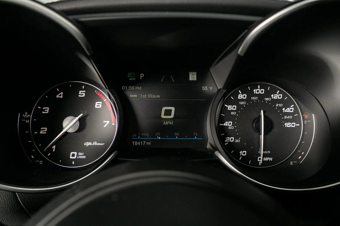 2022 Alfa Romeo Giulia - Image 12 of 21
