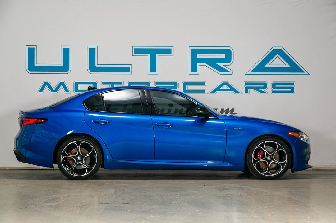 2022 Alfa Romeo Giulia - Image 5 of 21