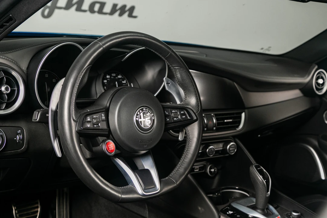 2022 Alfa Romeo Giulia - Image 6 of 21