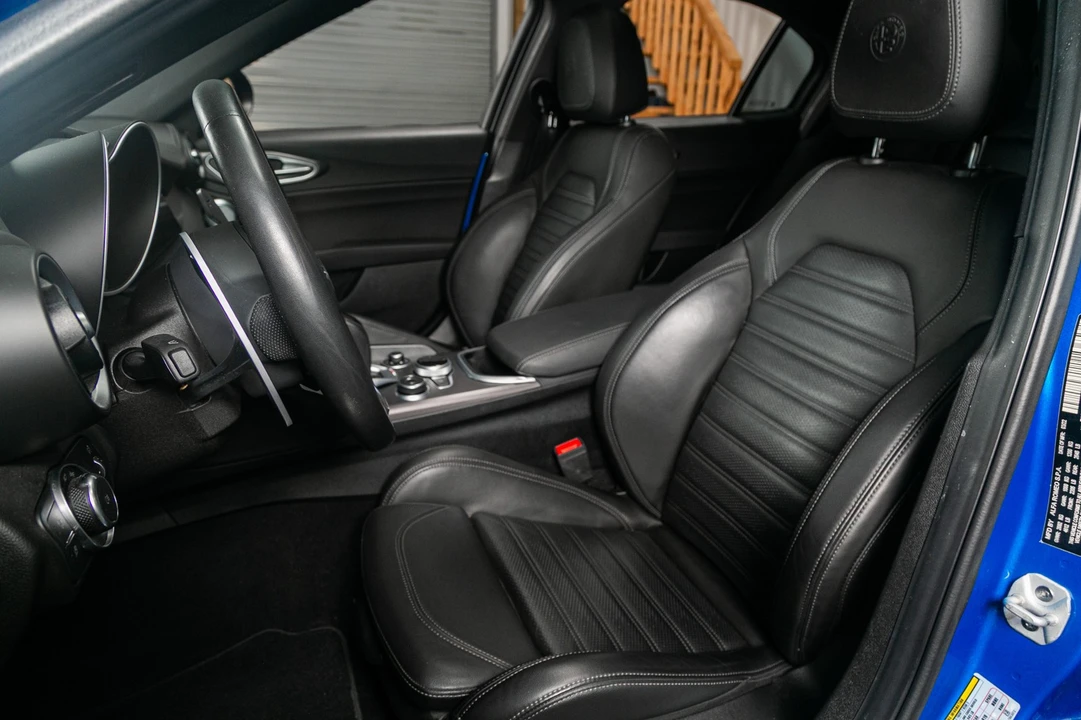 2022 Alfa Romeo Giulia - Image 4 of 21