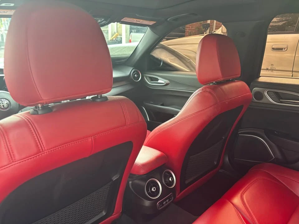 2022 Alfa Romeo Giulia - Image 8 of 11