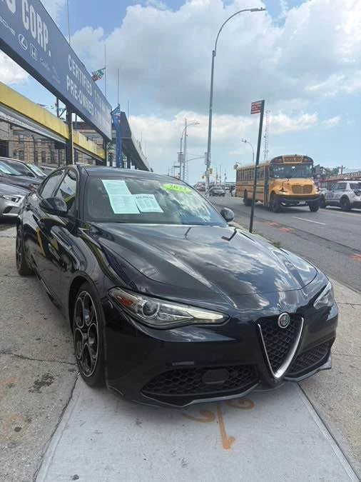 2022 Alfa Romeo Giulia - Image 6 of 13