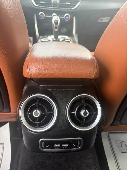2022 Alfa Romeo Giulia - Image 10 of 13