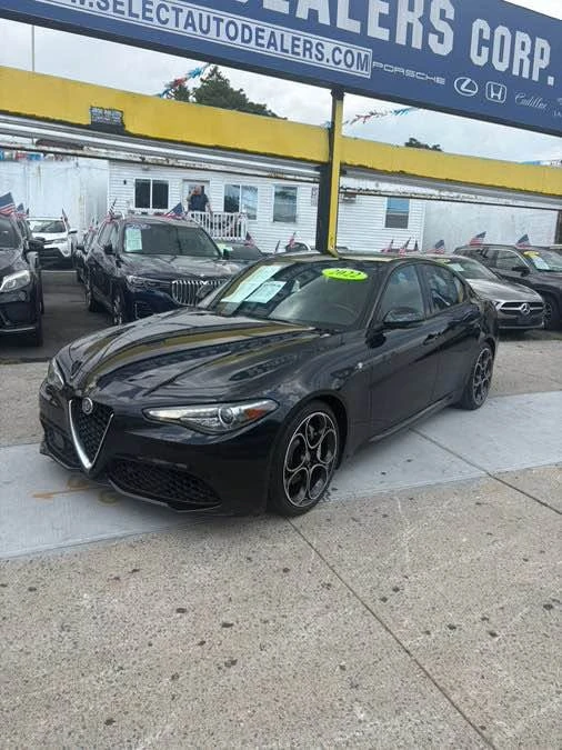 2022 Alfa Romeo Giulia - Image 2 of 13
