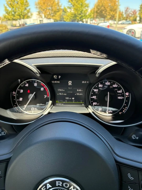 2022 Alfa Romeo Giulia - Image 11 of 17