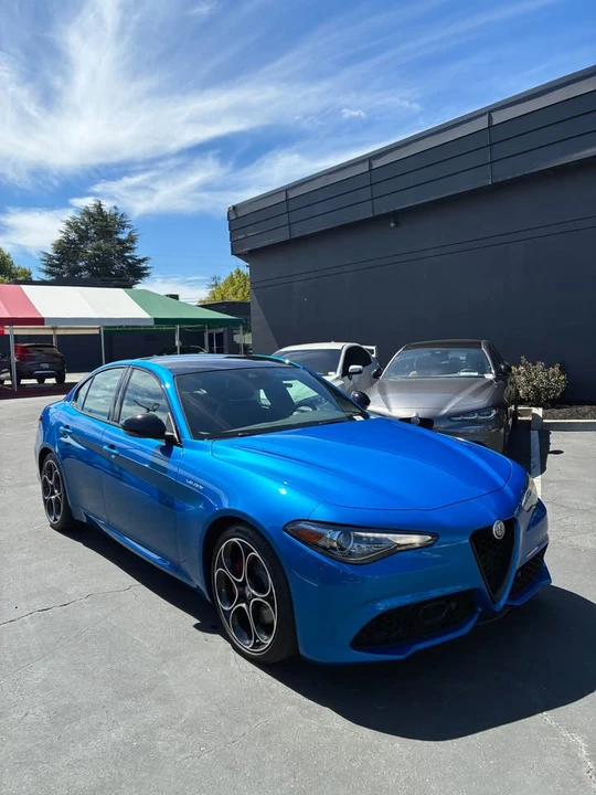 2022 Alfa Romeo Giulia - Image 4 of 17