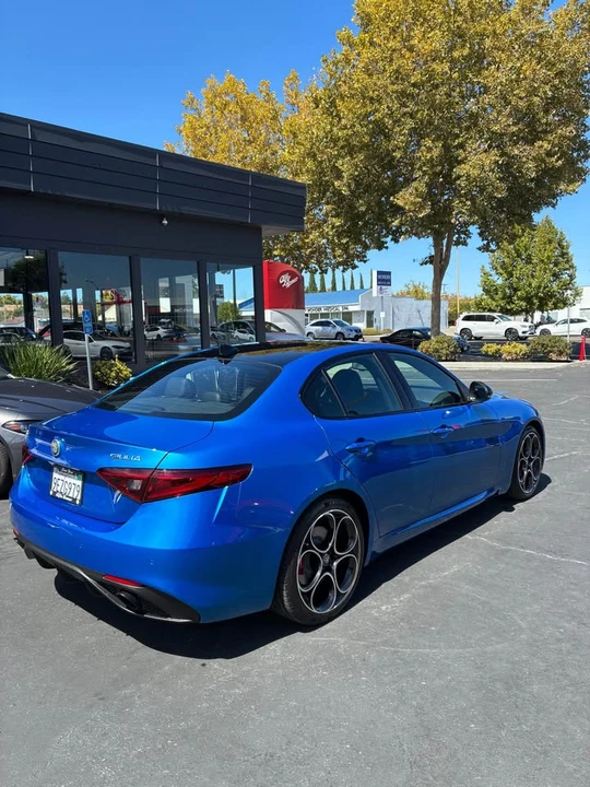 2022 Alfa Romeo Giulia - Image 6 of 17