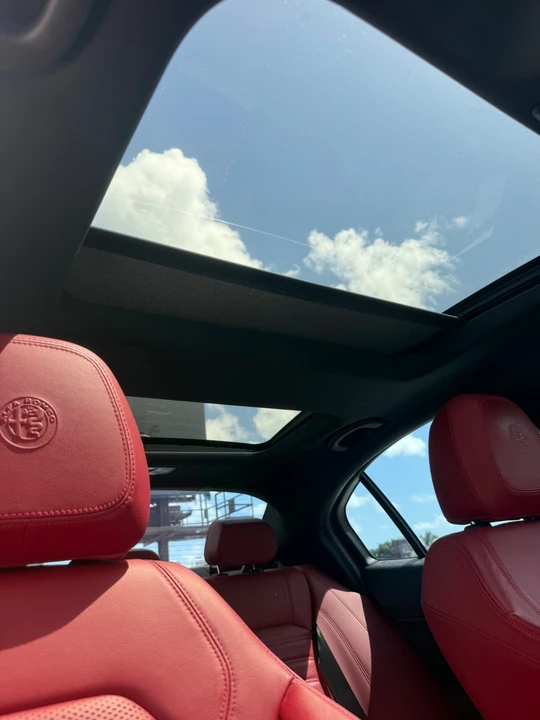 2022 Alfa Romeo Giulia - Image 13 of 26