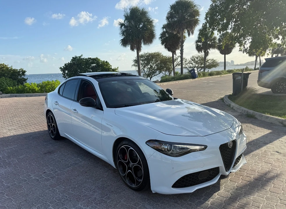 2022 Alfa Romeo Giulia - Image 9 of 26