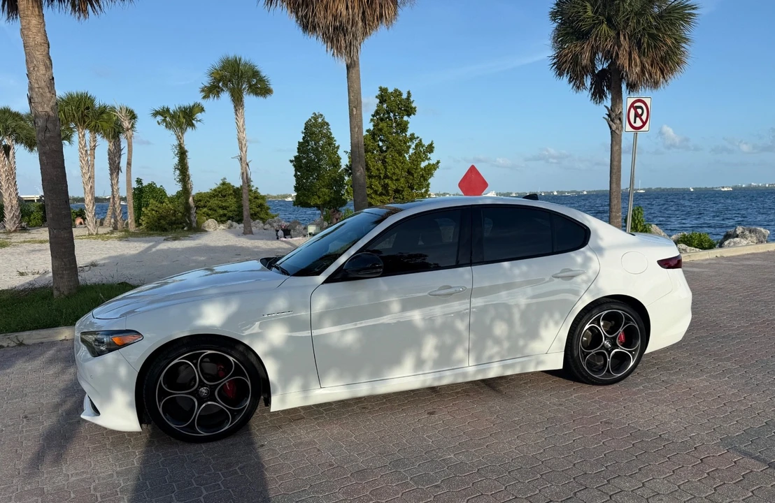2022 Alfa Romeo Giulia - Image 12 of 26