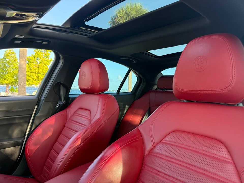 2022 Alfa Romeo Giulia - Image 26 of 26