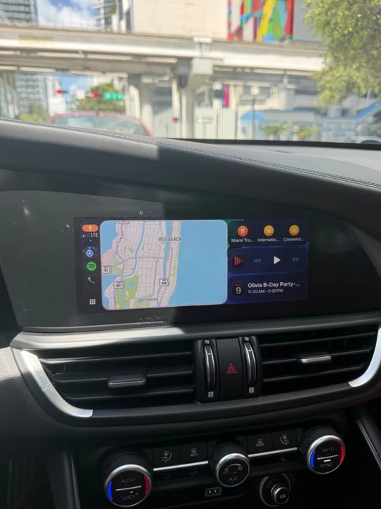 2022 Alfa Romeo Giulia - Image 17 of 26