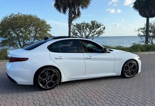 2022 Alfa Romeo Giulia Veloce