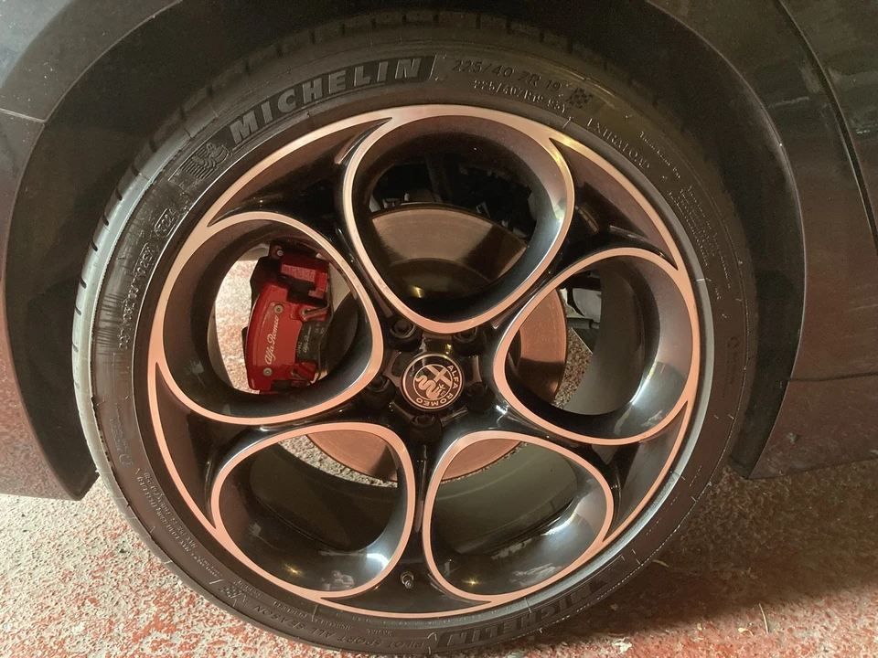 2022 Alfa Romeo Giulia - Image 5 of 20