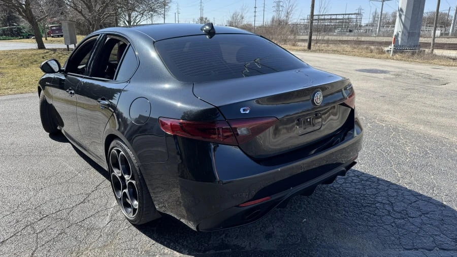 2022 Alfa Romeo Giulia - Image 2 of 6