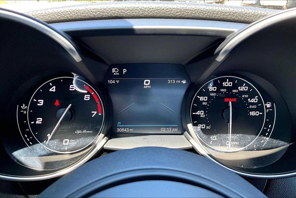 2022 Alfa Romeo Giulia - Image 25 of 31