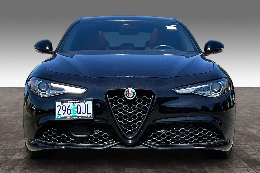 2022 Alfa Romeo Giulia - Image 5 of 31