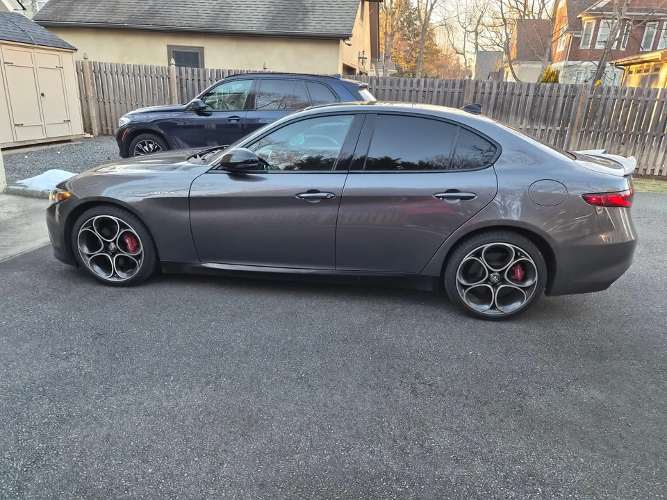 2022 Alfa Romeo Giulia - Image 10 of 31