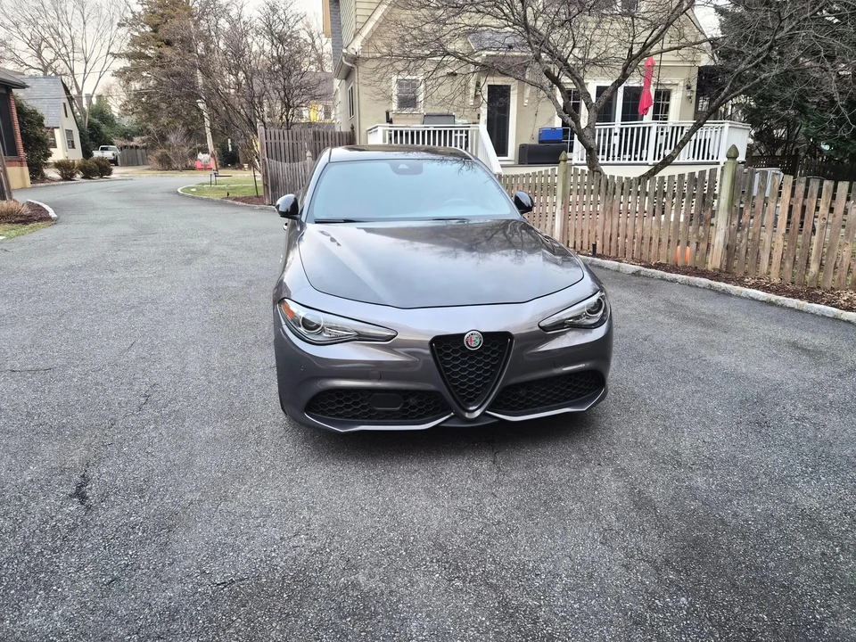 2022 Alfa Romeo Giulia - Image 20 of 31