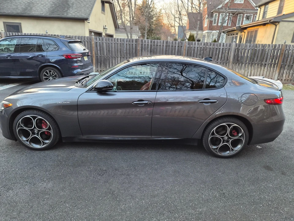 2022 Alfa Romeo Giulia - Image 9 of 31