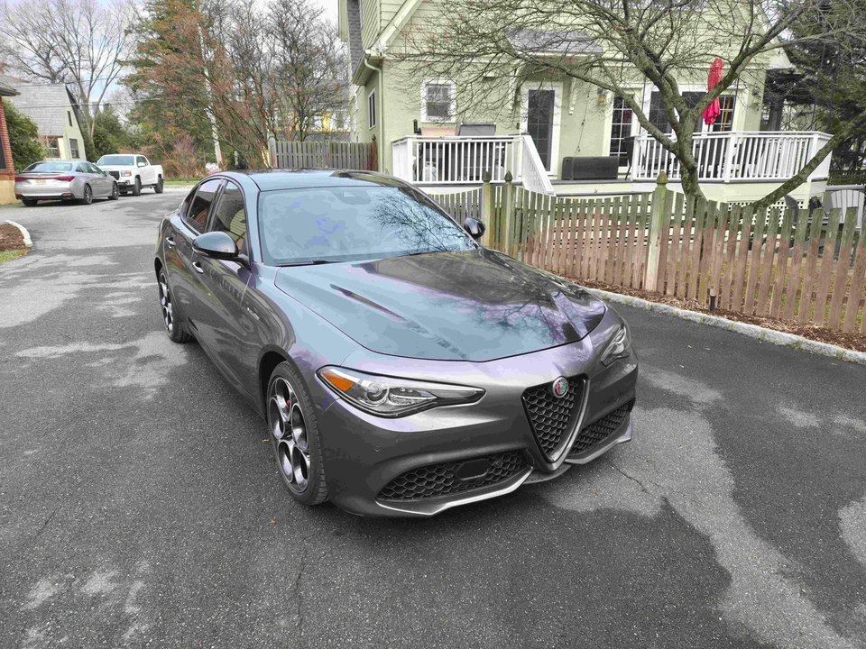 2022 Alfa Romeo Giulia - Image 19 of 31