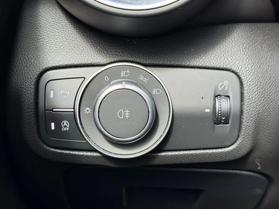 2022 Alfa Romeo Giulia - Image 17 of 21