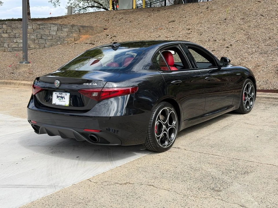 2022 Alfa Romeo Giulia - Image 3 of 21