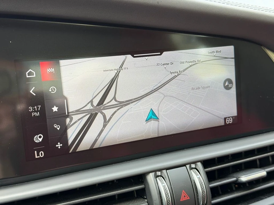 2022 Alfa Romeo Giulia - Image 21 of 21