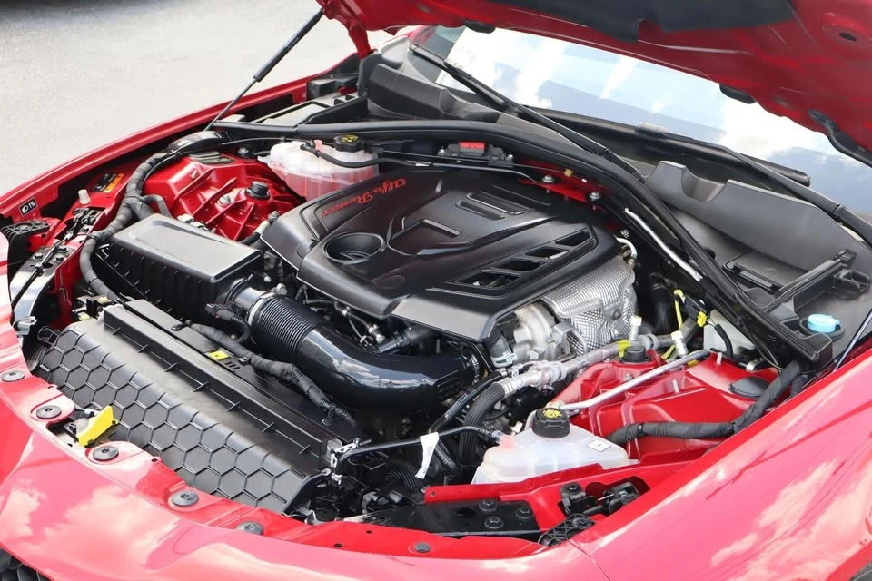 2022 Alfa Romeo Giulia - Image 12 of 16