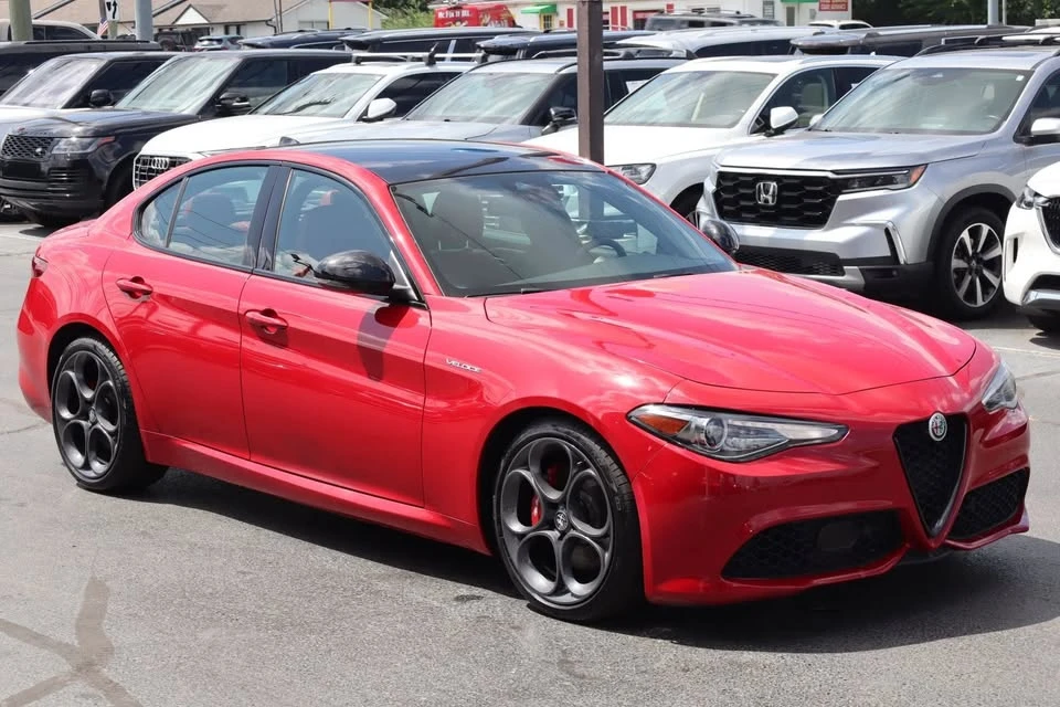 2022 Alfa Romeo Giulia - Image 3 of 16
