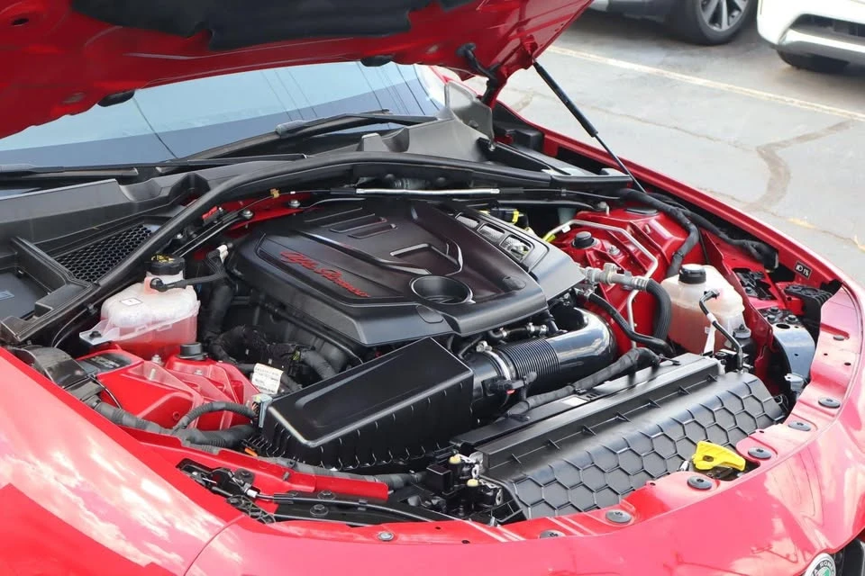 2022 Alfa Romeo Giulia - Image 14 of 16
