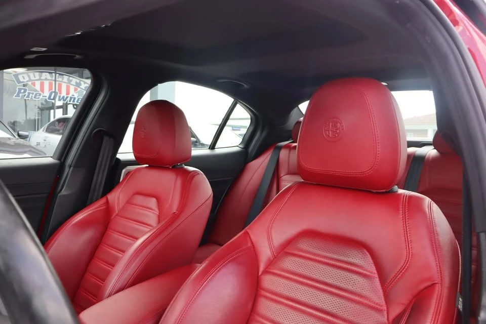 2022 Alfa Romeo Giulia - Image 10 of 16