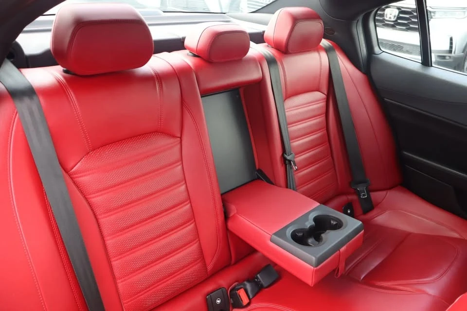 2022 Alfa Romeo Giulia - Image 11 of 16