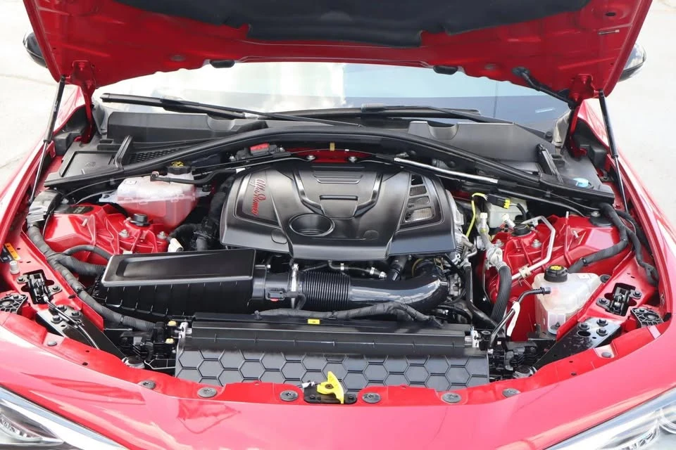 2022 Alfa Romeo Giulia - Image 13 of 16