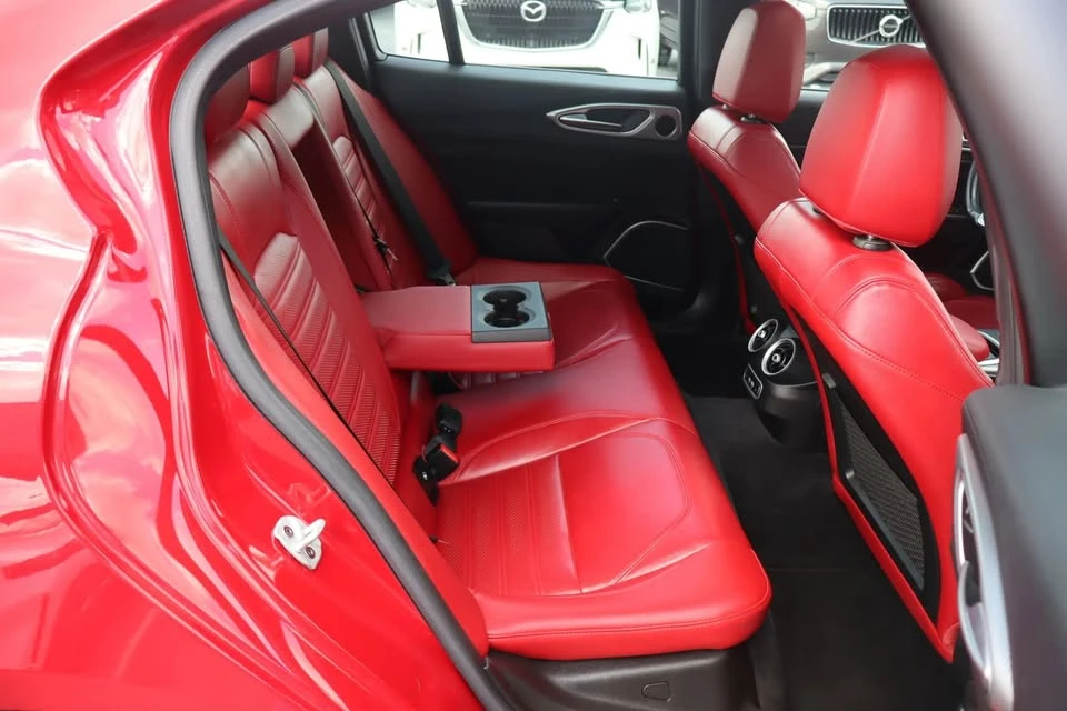 2022 Alfa Romeo Giulia - Image 13 of 19