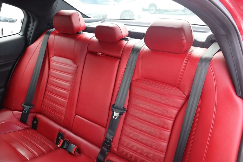 2022 Alfa Romeo Giulia - Image 12 of 19