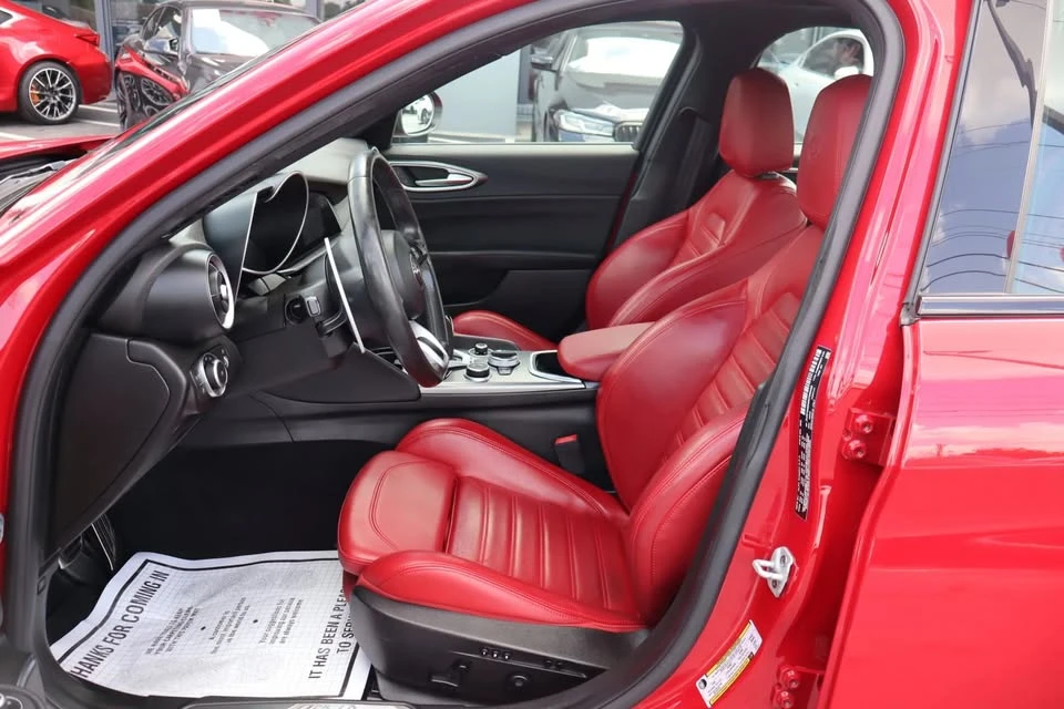 2022 Alfa Romeo Giulia - Image 6 of 19