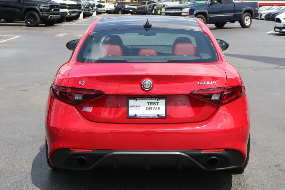 2022 Alfa Romeo Giulia - Image 4 of 19