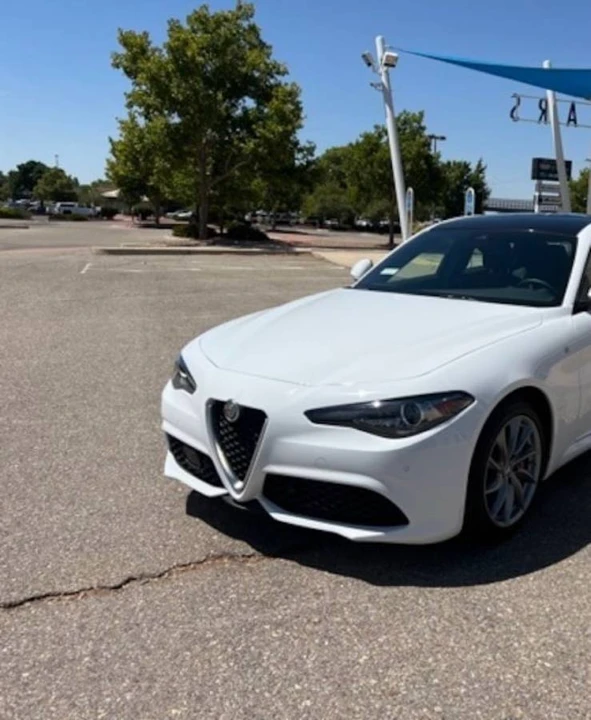 2022 Alfa Romeo Giulia - Image 3 of 8