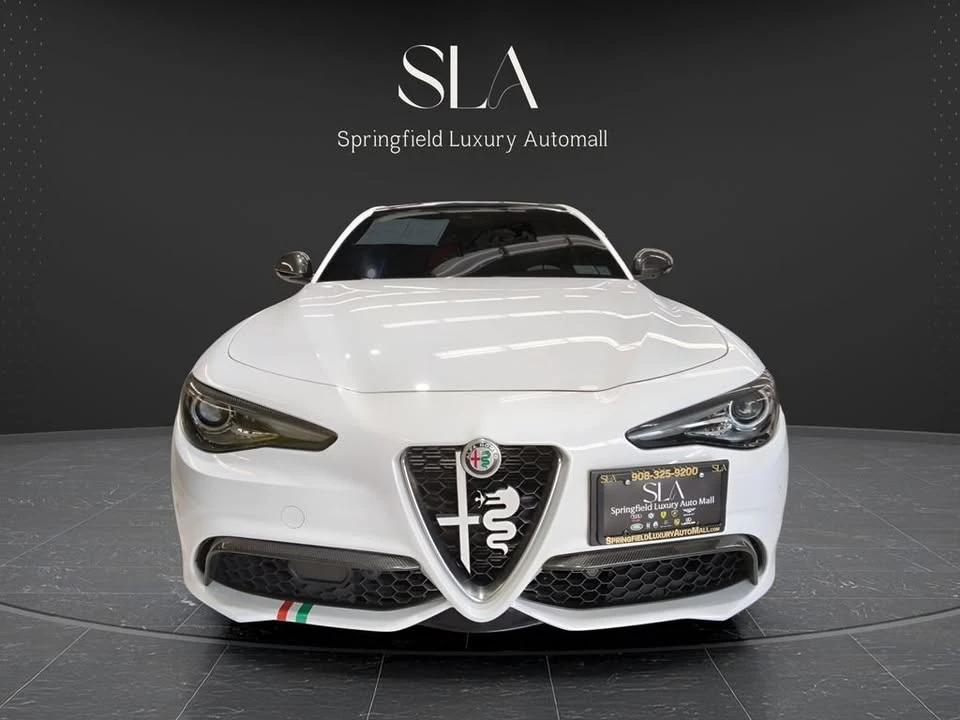 2022 Alfa Romeo - Image 2 of 8